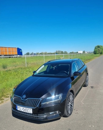 Skoda Superb cena 78500 przebieg: 175650, rok produkcji 2017 z Leszno małe 379